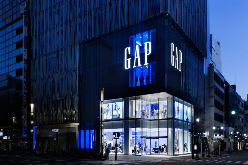 Gap изменит стратегию ради увеличения продаж