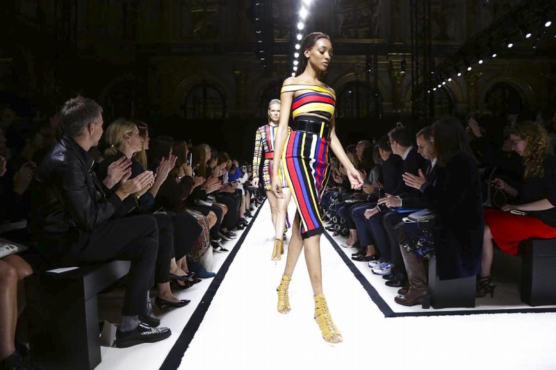 Видеорепортаж с показа Balmain S/S 2015