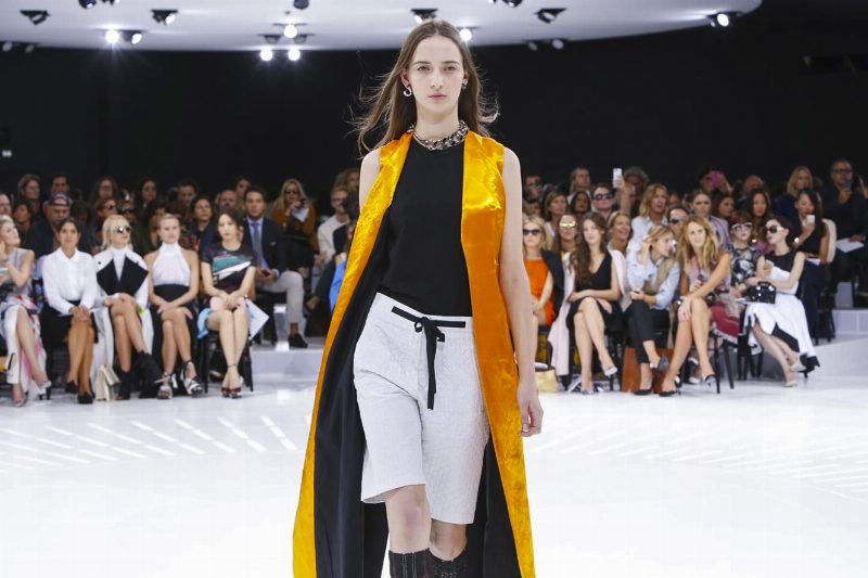 Видеорепортаж с показа Dior S/S 2015