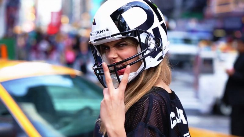Поступила в продажу коллекция DKNY x Cara Delevingne