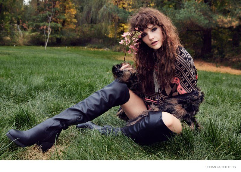 Богемная Сара Блумквист в лукбуке Urban Outfitters