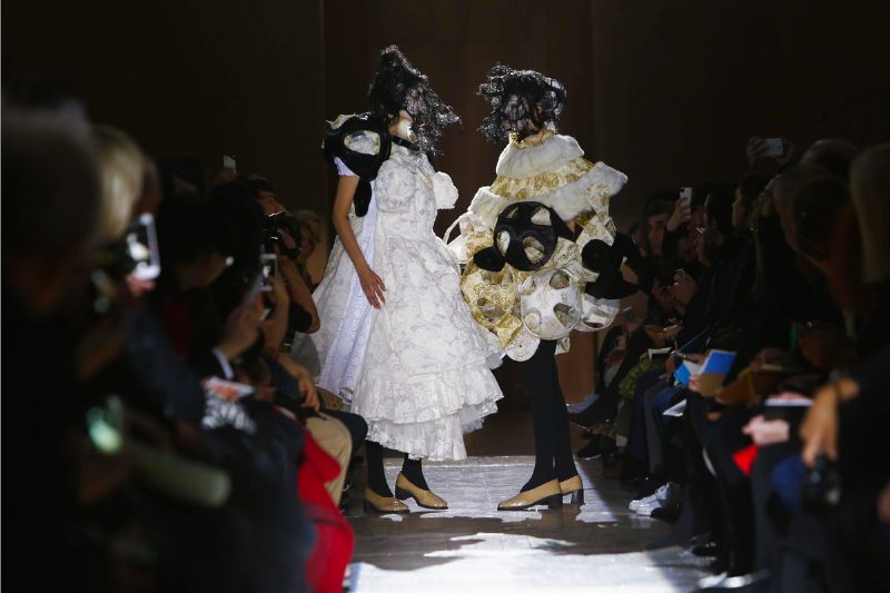Неделя моды в Париже: коллекция Comme des Garçons осень/зима - 2015/2016