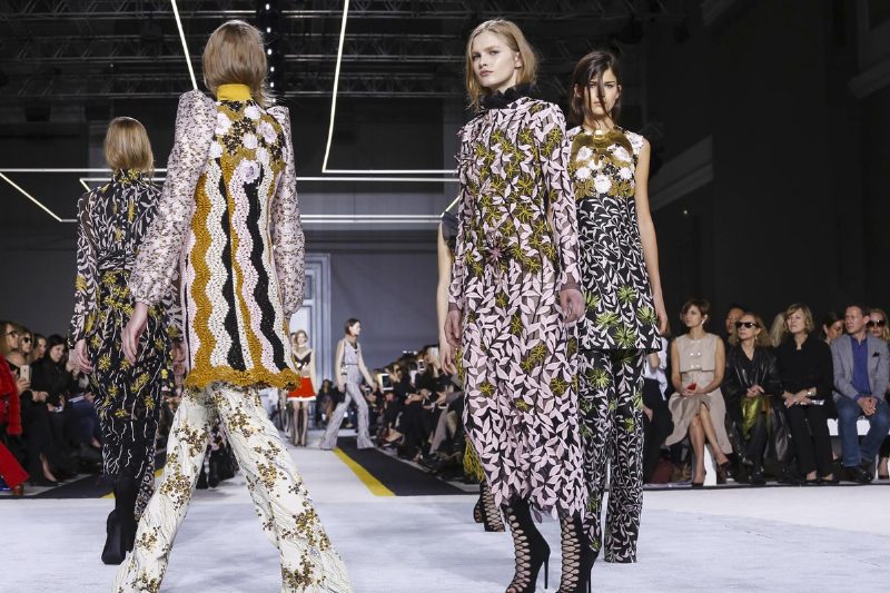 Неделя моды в Париже: коллекция Giambattista Valli осень/зима - 2015/2016
