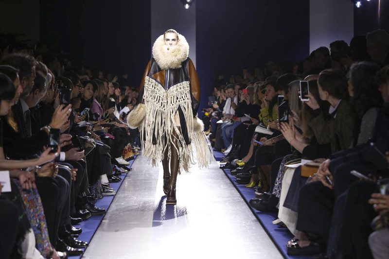 Неделя моды в Париже: коллекция Sacai осень/зима - 2015/2016