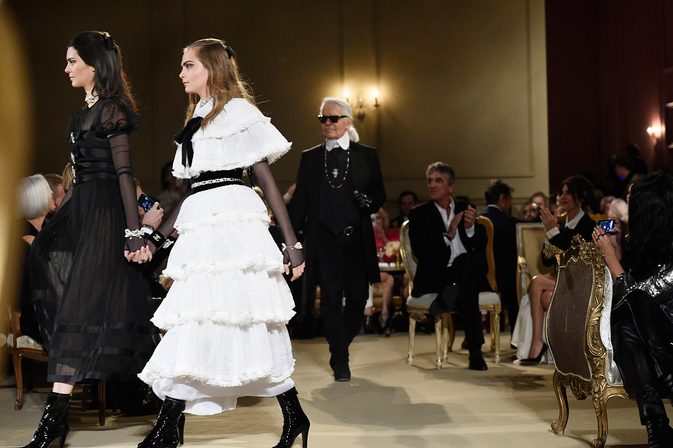 Как прошел показ коллекции Chanel Métiers d’Arts Paris-Salzburg в Нью-Йорке