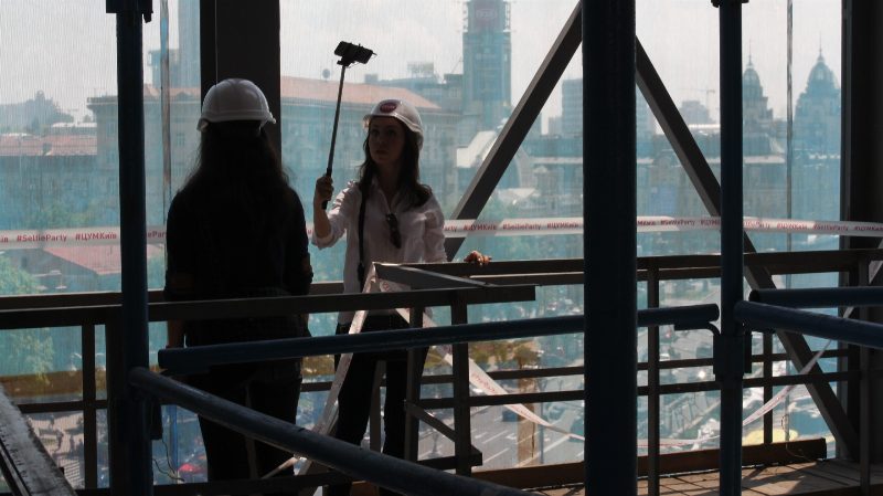 Видеосюжет с Selfie Party в ЦУМе