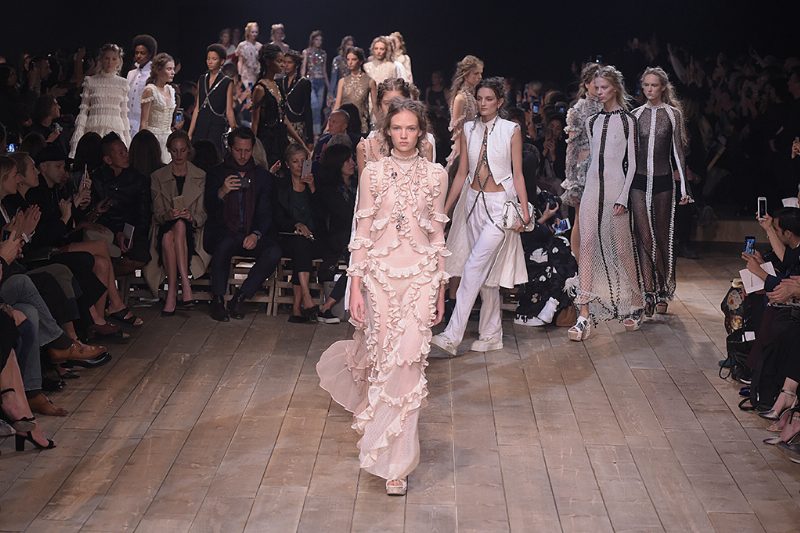 Спустя пять лет: триумф Сары Бертон в Alexander McQueen