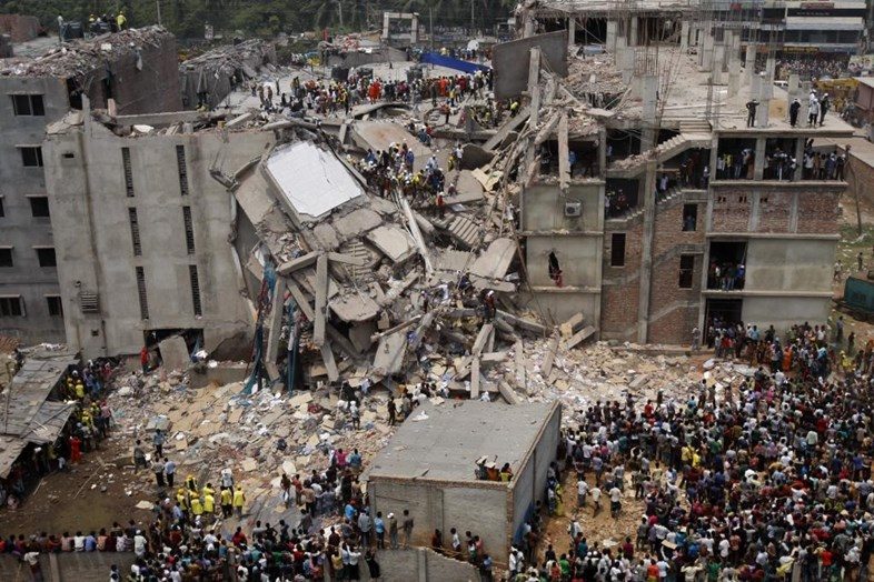 Более 40-ка человек обвиняют в убийстве 1135 рабочих на фабрике Rana Plaza