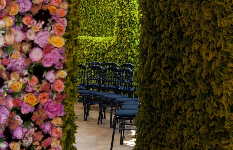 Самые красивые декорации на показах Christian Dior