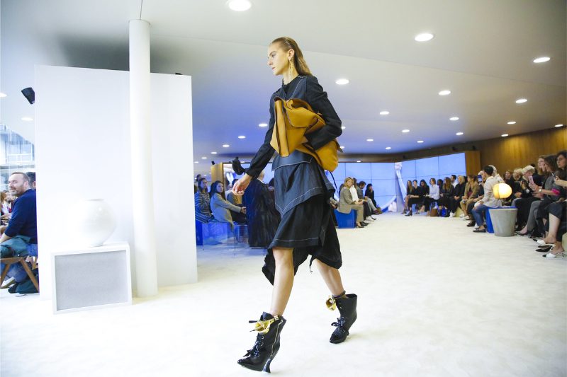 Показ Loewe S/S'17 в Париже