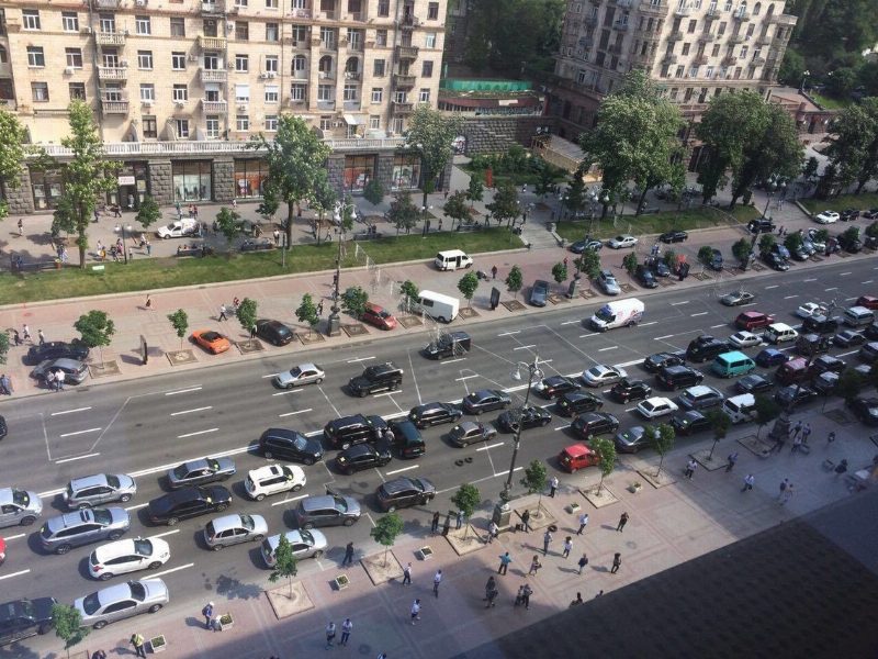 Одежда vs еда: Крещатик меняет формат