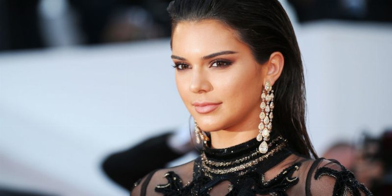 Недолго детокс длился: Кендалл Дженнер вернулась в Instagram
