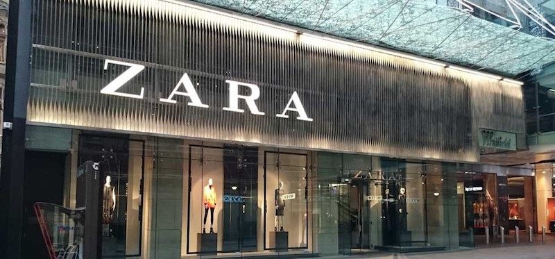 «Подарок от заведения»: в платье Zara покупательница нашла мышь