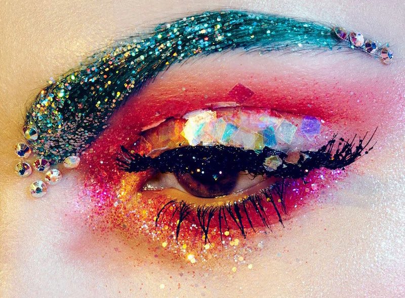 Праздничные beauty-средства: 11 способов справиться с предновогодним стрессом