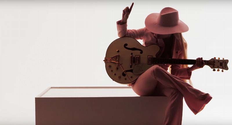 Леди Гага представила клип на песню «Million Reasons»