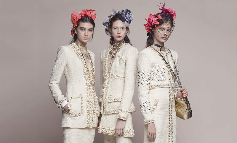 В Париже прошел показ Chanel Metiers d’Art