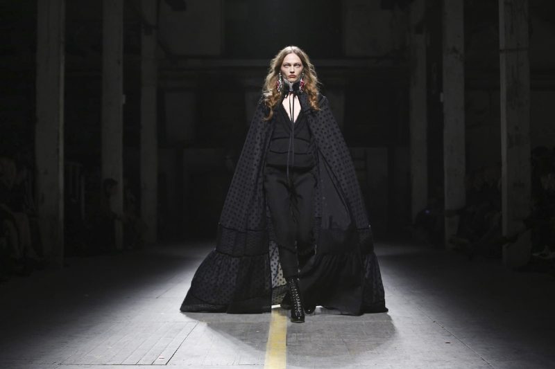 Канадские дизайнеры Дин и Дэн Кейтены представили коллекцию Dsquared2 Fall 2017 в Милане