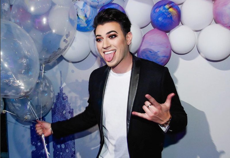 Лицом рекламной кампании Maybelline впервые стал beauty-boy