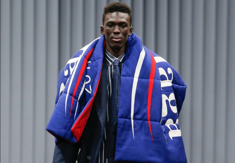 Корпоративная культура и офисный стиль в коллекции Balenciaga Fall 2017