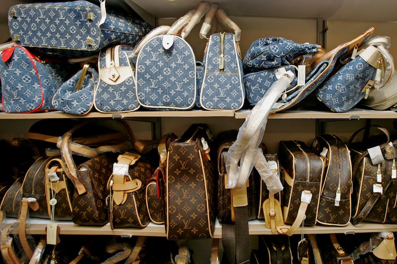 Невозможное возможно: Taobao начинает борьбу с продажей подделок люксовых брендов?