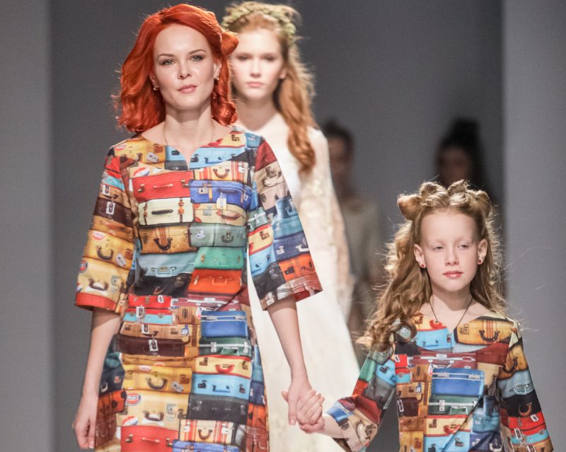 Вокруг планеты всей на показе Helena Art FW 17-18