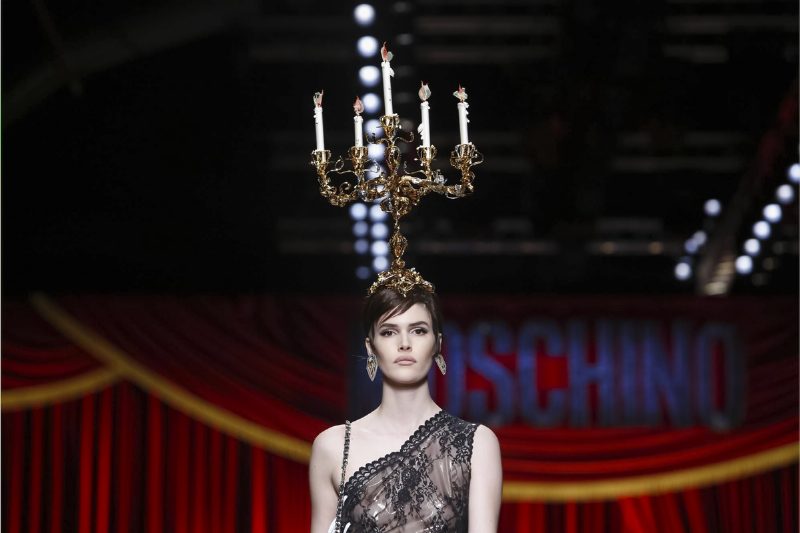 Couture is an attitude: Коллекция Moschino FW 17-18