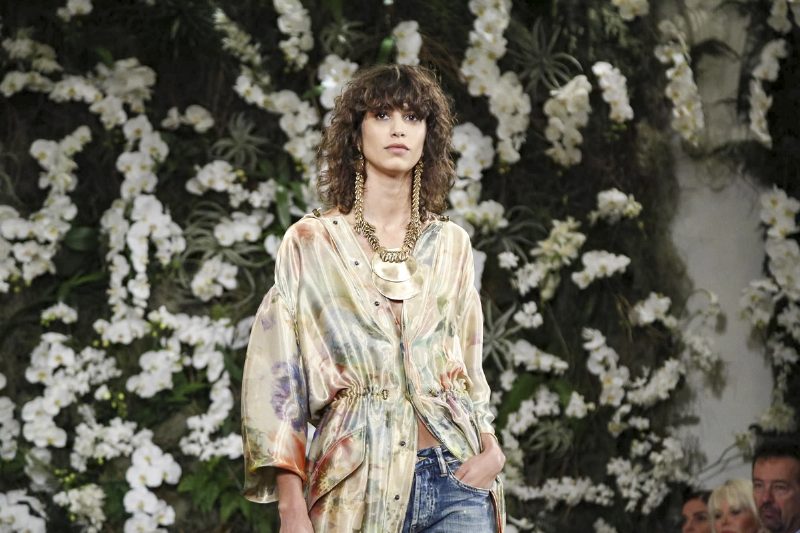Сад белоснежных орхидей на показе Ralph Lauren FW 17-18