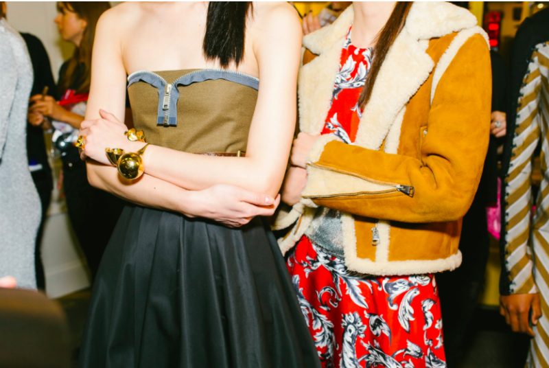 Драпировки, мех и перья в коллекции J.W.Anderson FW 17-18