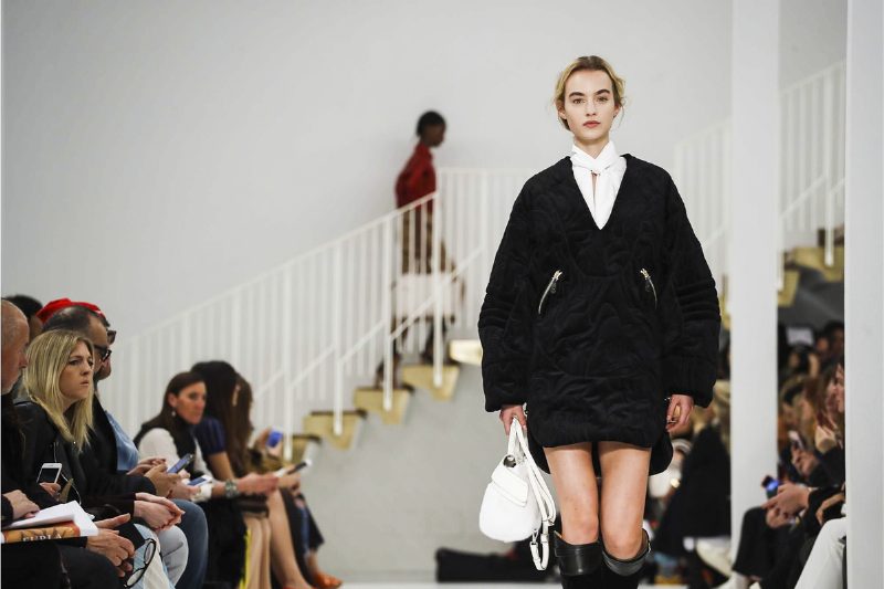 Обилие кожи в коллекции Tod's FW 17-18