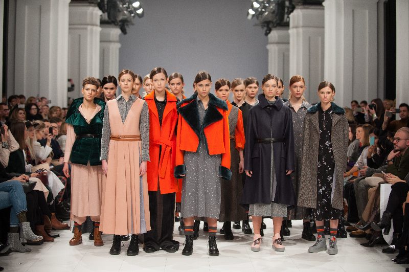 Женщины французских лейтенантов в коллекции POUSTOVIT FW 17-18