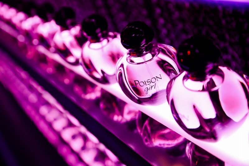 Ноты горького апельсина и лимона в аромате Dior Poison Girl