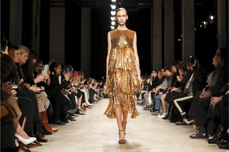 Ретро-классика в коллекции Rochas FW 17-18