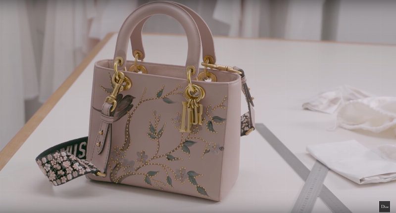 Как разрабатывались новые сумки Dior из капсульной коллекции, представленной в Токио