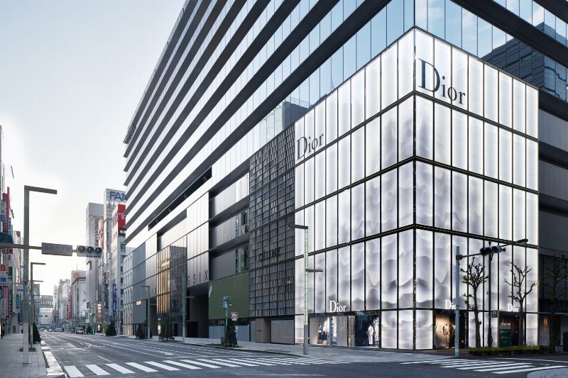 Внутри нового магазина Dior в Токио
