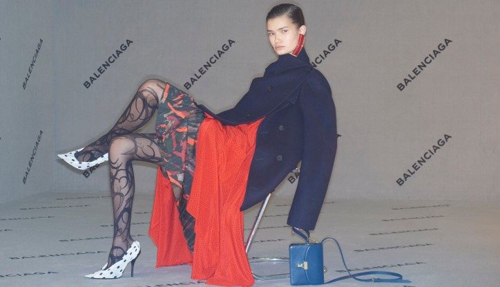 Почему Демна Гвасалия сфотографировал моделей на фоне ковра