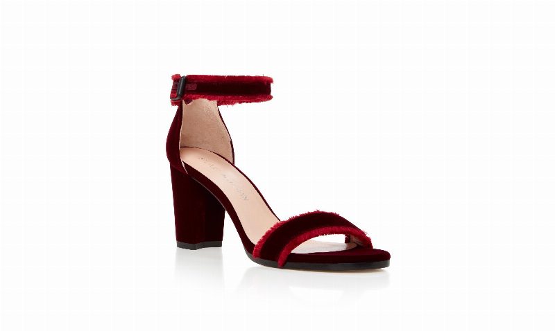 Вещь дня: Сандалии Stuart Weitzman