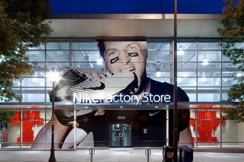 Американец украл 800 пар кроссовок Nike, чтобы купить наркотики