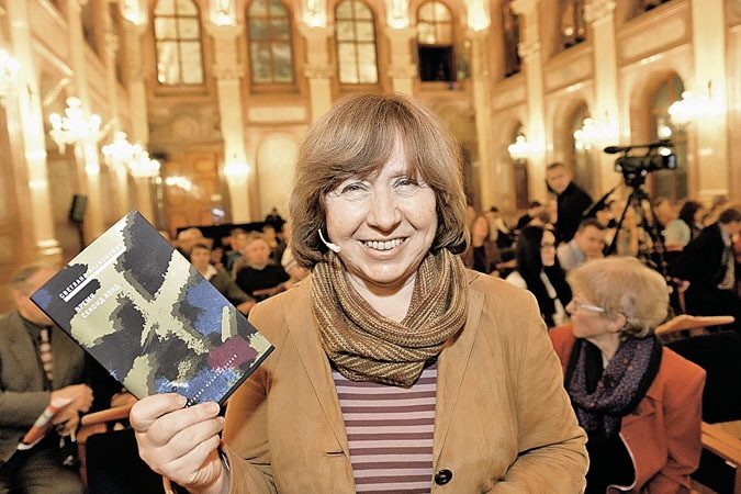 Писательница Светлана Алексиевич опровергла новость о собственной смерти