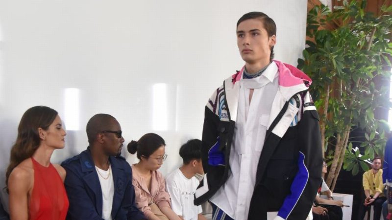 Влияние культуры улиц в мужской коллекции Valentino весна-лето 2018