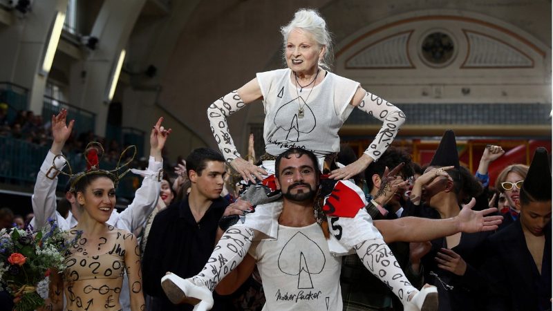 Отходы и цирковая эстетика в новой мужской коллекции Vivienne Westwood весна-лето 2018