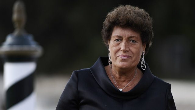 Умерла наследница и президент бренда Fendi