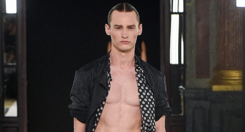 Голое тело, пижамный стиль и другие тренды с показа мужской коллекции Haider Ackermann весна-лето 2018