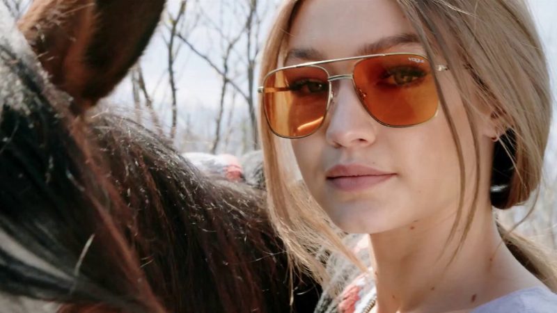 Джиджи Хадид объявила о коллаборации с Vogue Eyewear