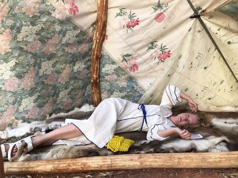 Прочувствовать всем: летний плейлист дизайнера Анны Октябрь