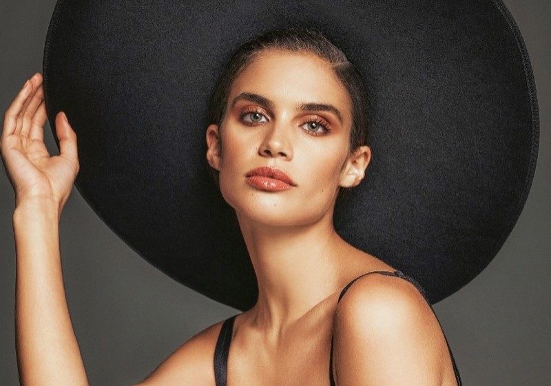 Супермодель Сара Сампайо примерила новые образы в съемке для Grazia Italy