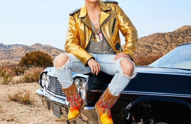 Языки пламени и стразы в коллекции Джереми Скотта для Ugg