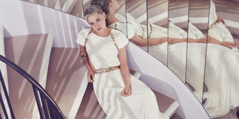 Кристен Стюарт в наряде от Chanel украсила обложку Harper’s Bazaar UK