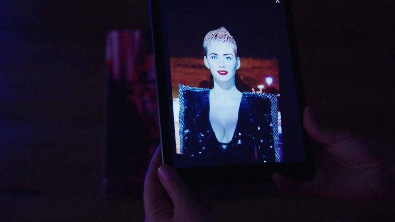 Шаг в будущее: дополнительная реальность в сентябрьском номере W Magazine