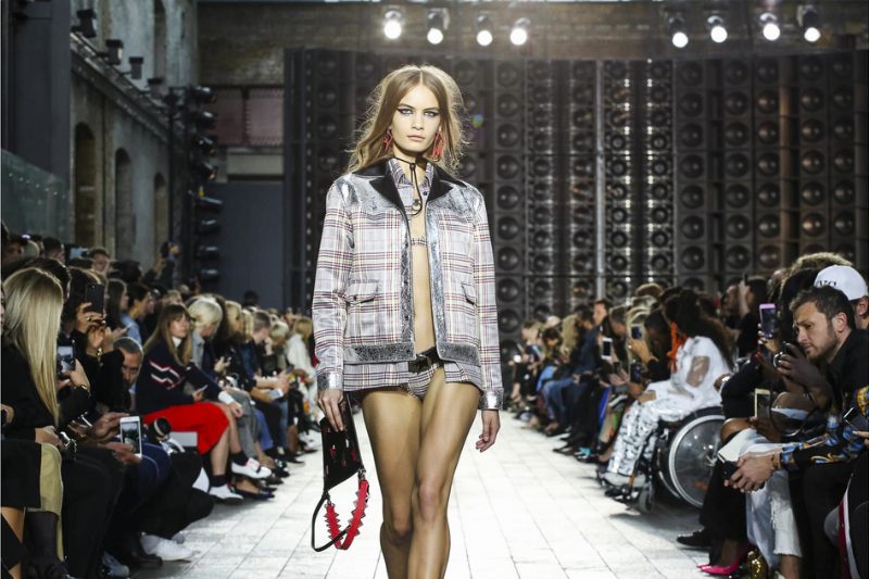 Бунтарский дух в коллекции Versus SS'18