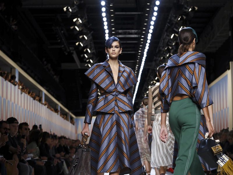 В чем отправиться в отпуск: коллекция Fendi SS'18